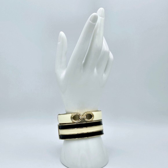 Bangle Bracelet Vintage Black Cream Enamel Set of Two Striped Open Link Clamper - Picture 6 of 9
